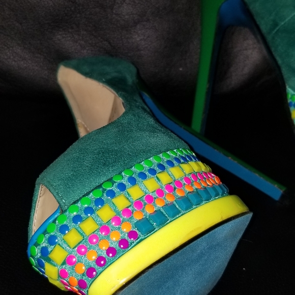 Beautiful heels!!!!! Size 5.5 New - Picture 7 of 7